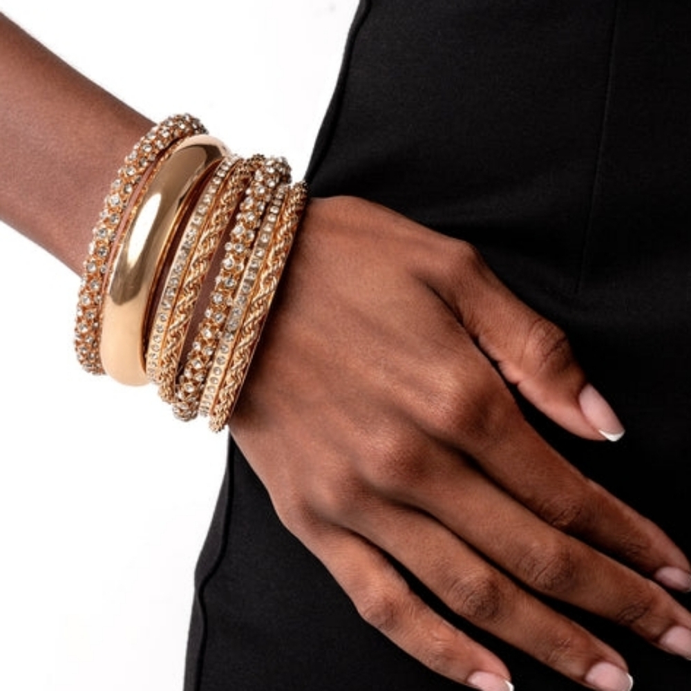 Chic Gold Layered Necklace - Picture 6 of 6